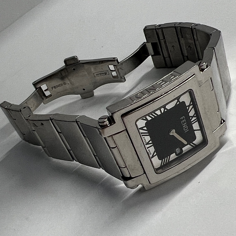 Fendi Quadro 6000G Stainless Steel Bracelet Wristwatch Black Dial Roman Numerals